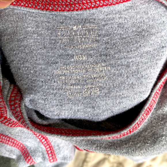 MLB Cincinnati Reds grey short sleeve onesie!! Size 0-3 months - Picture 3 of 4